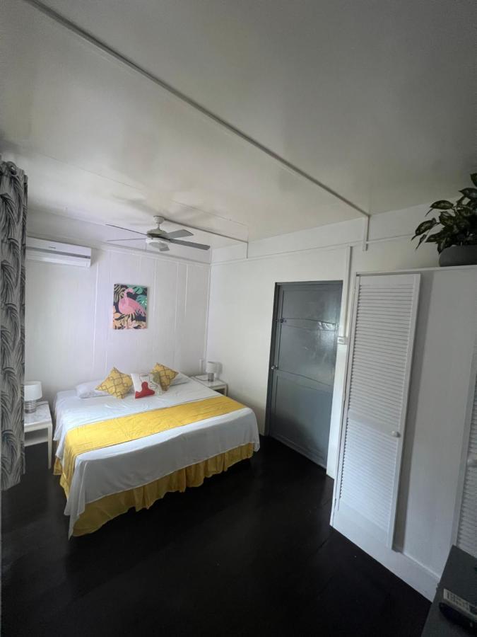 ברידג'טאון Beach Guest House Cleverdale מראה חיצוני תמונה