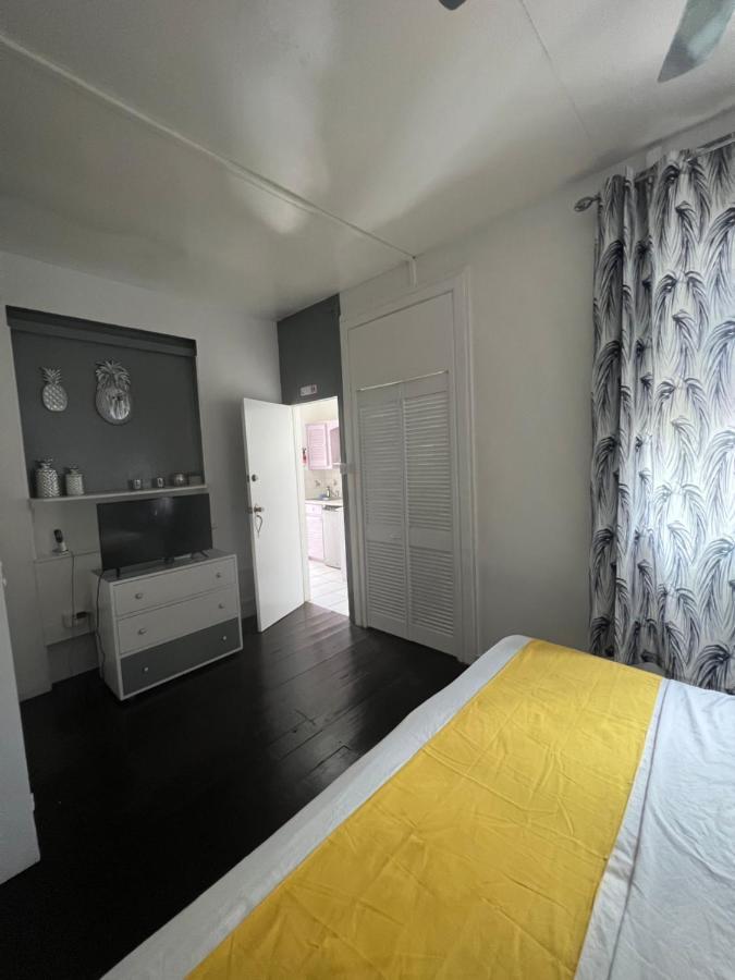 ברידג'טאון Beach Guest House Cleverdale מראה חיצוני תמונה