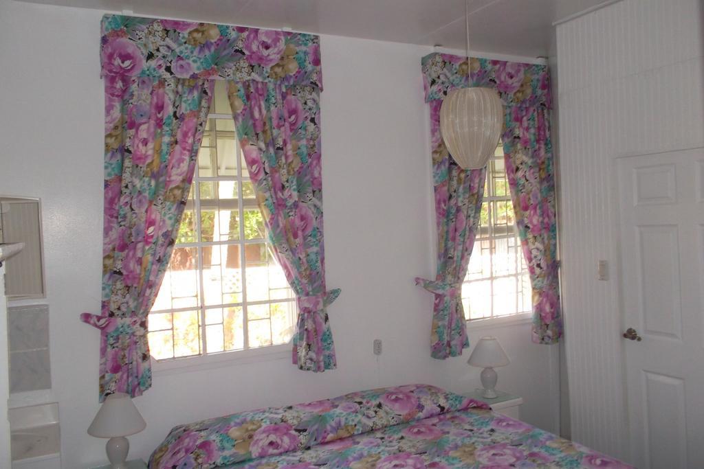 ברידג'טאון Beach Guest House Cleverdale חדר תמונה