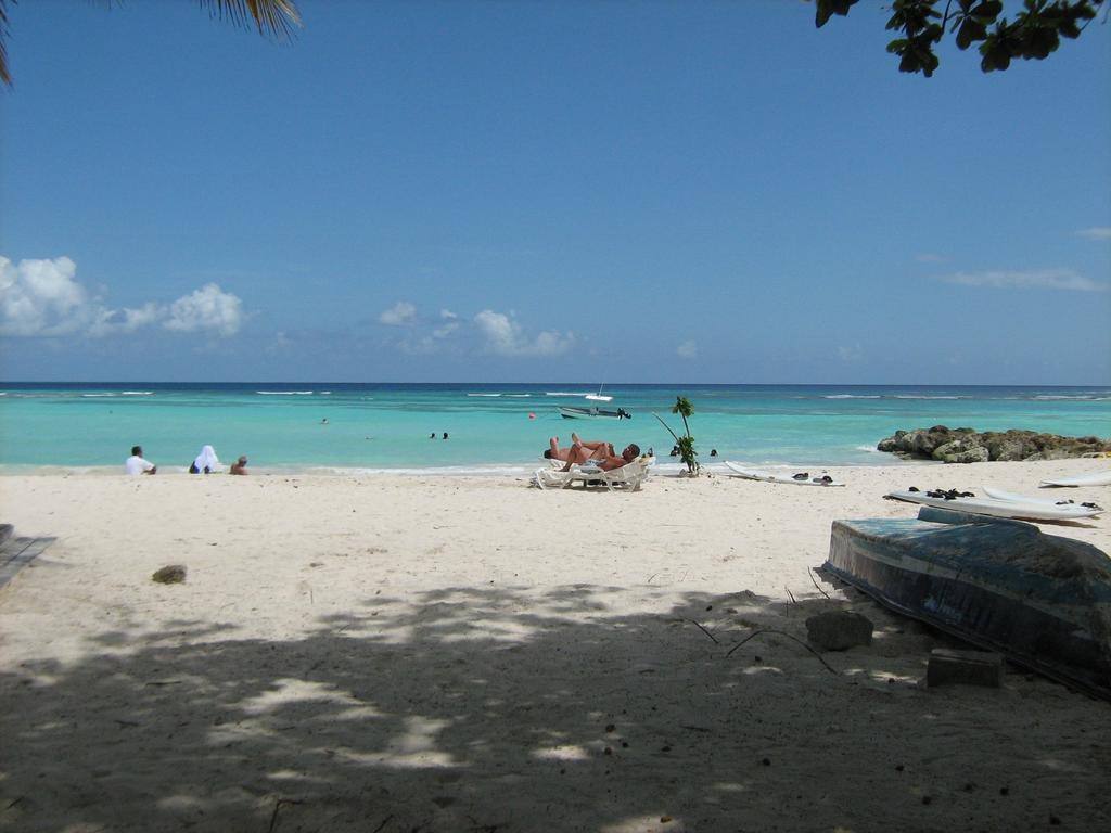 ברידג'טאון Beach Guest House Cleverdale חדר תמונה