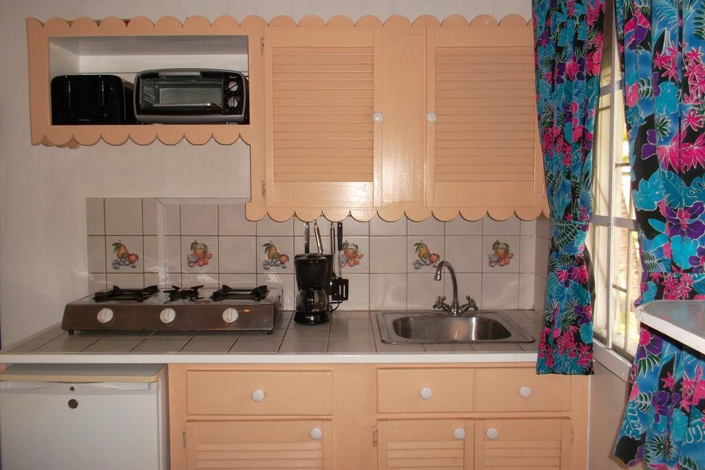 ברידג'טאון Beach Guest House Cleverdale מראה חיצוני תמונה